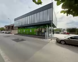 Vanzare Spatiu Comercial / Chiriasi existenti - 450.000 EUR Vanzare Spatiu Comercial / Chiriasi existenti