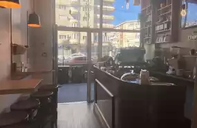 Vând cafenea, locație centrală, complet utilată Vând cafenea, locație centrală, complet utilată