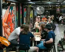 De vânzare Pub-Bar cu istoric de peste 13 ani - 100.000 EUR De vânzare Pub-Bar cu istoric de peste 13 ani