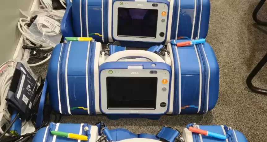 Zoll Zenix EMS Monitor Defibrillator - 7.499 EUR Zoll Zenix EMS Monitor Defibrillator