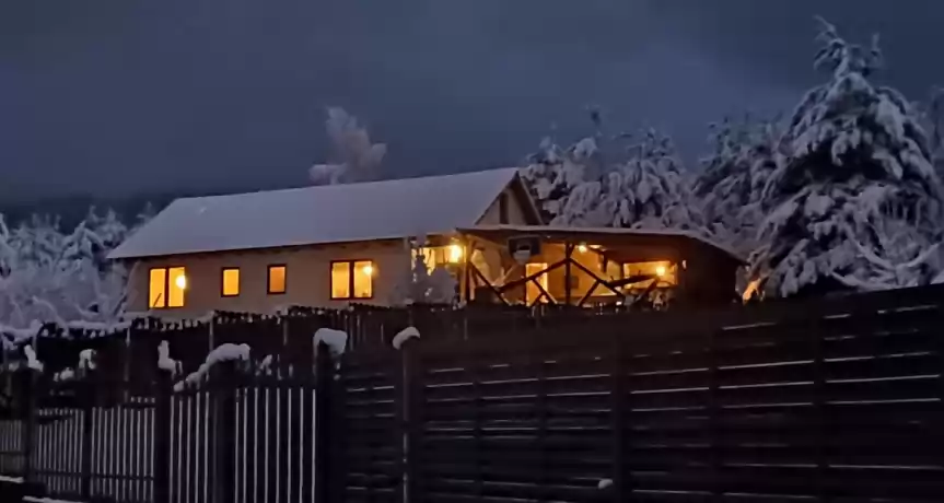 Doua pensiuni 3 stele, acreditate - 255.000 EUR Doua pensiuni 3 stele, acreditate